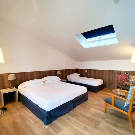 Albergo Del Sole Porto Valtravaglia Kültér fotó