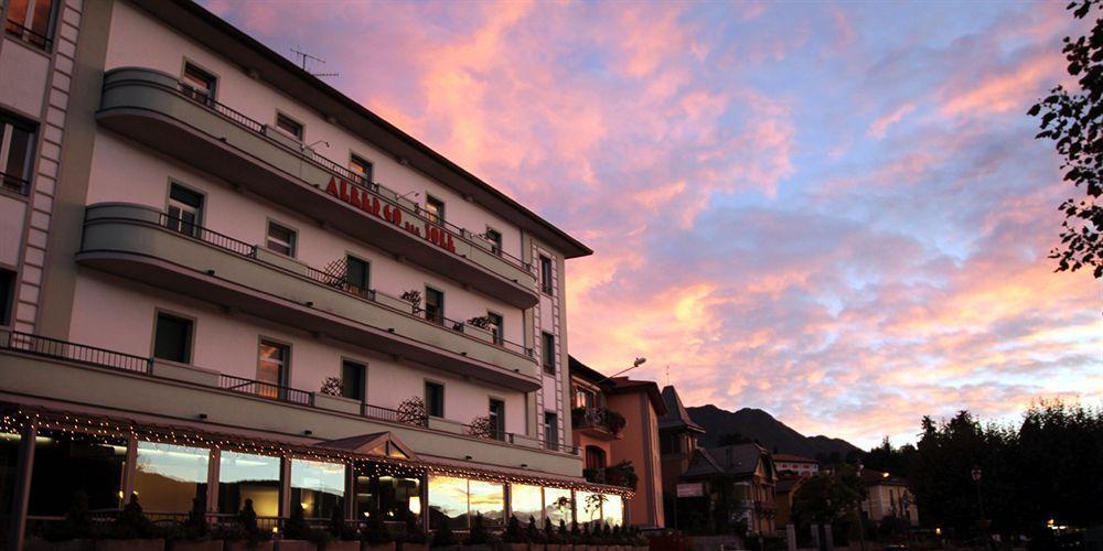 Albergo Del Sole Porto Valtravaglia Kültér fotó