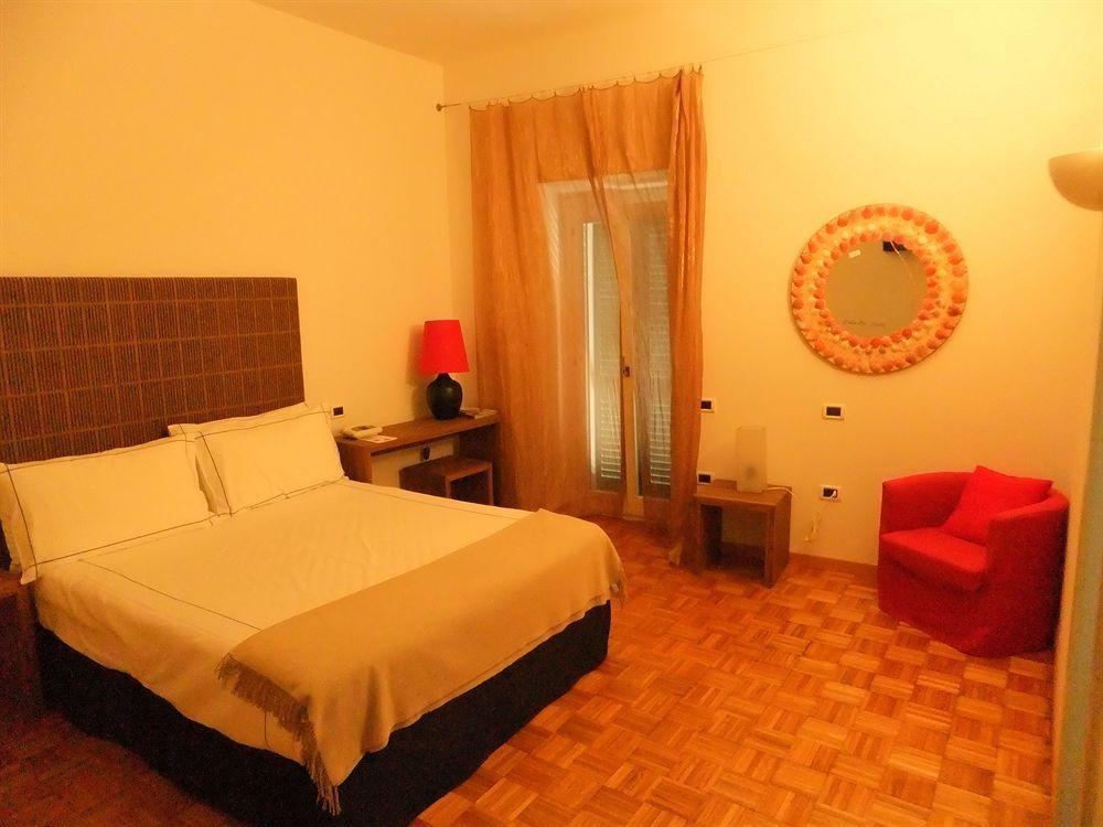 Albergo Del Sole Porto Valtravaglia Kültér fotó