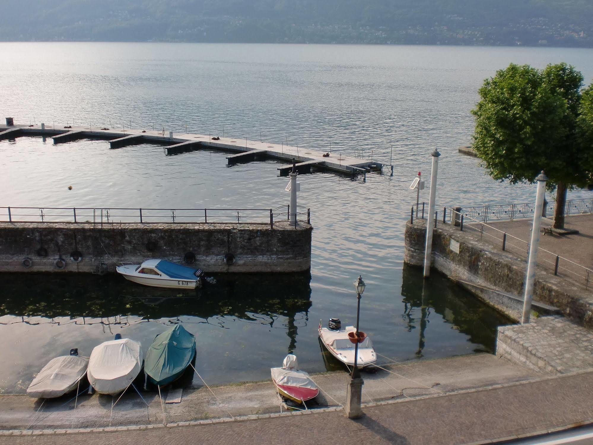 Albergo Del Sole Porto Valtravaglia Kültér fotó