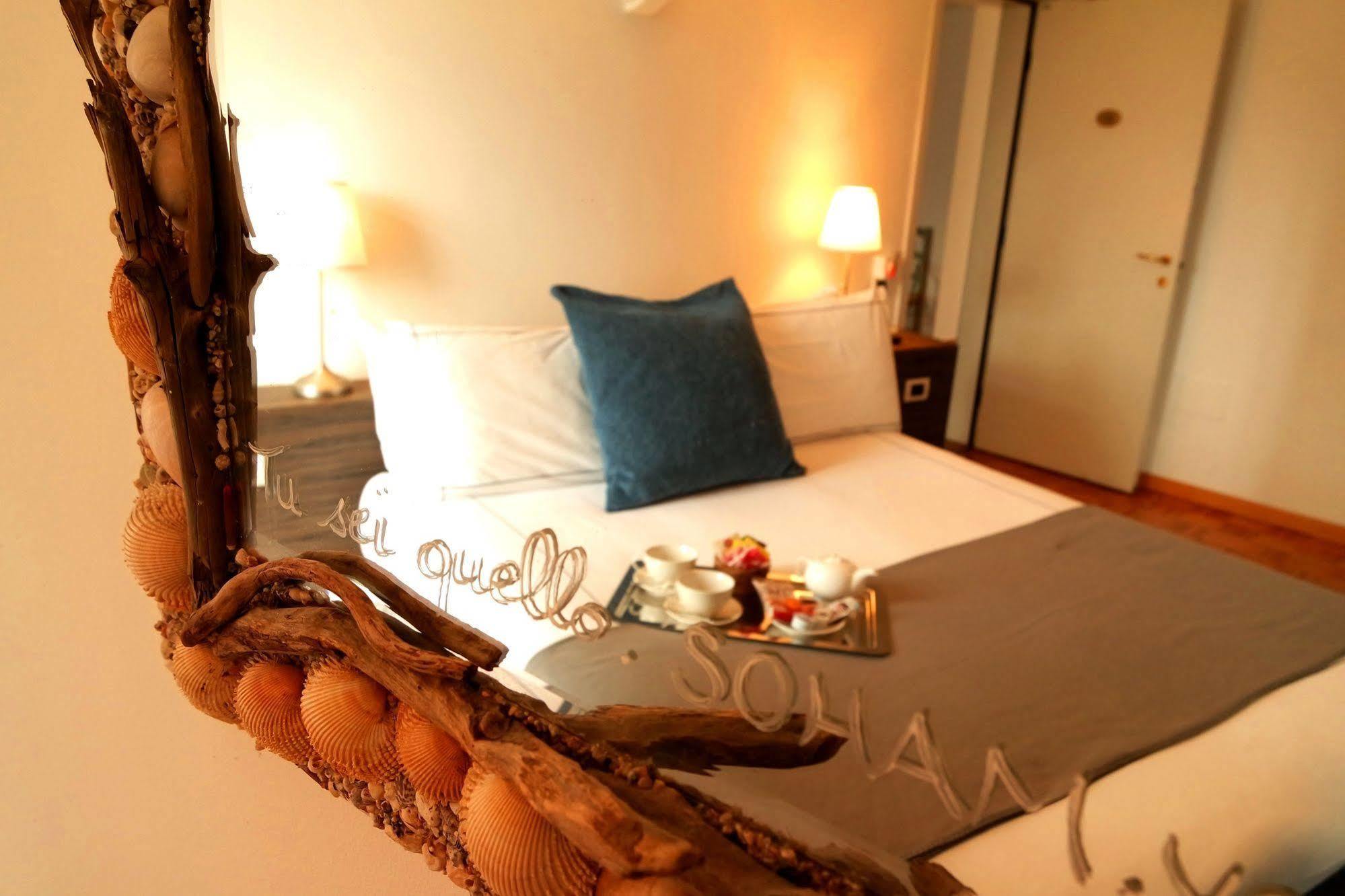 Albergo Del Sole Porto Valtravaglia Kültér fotó