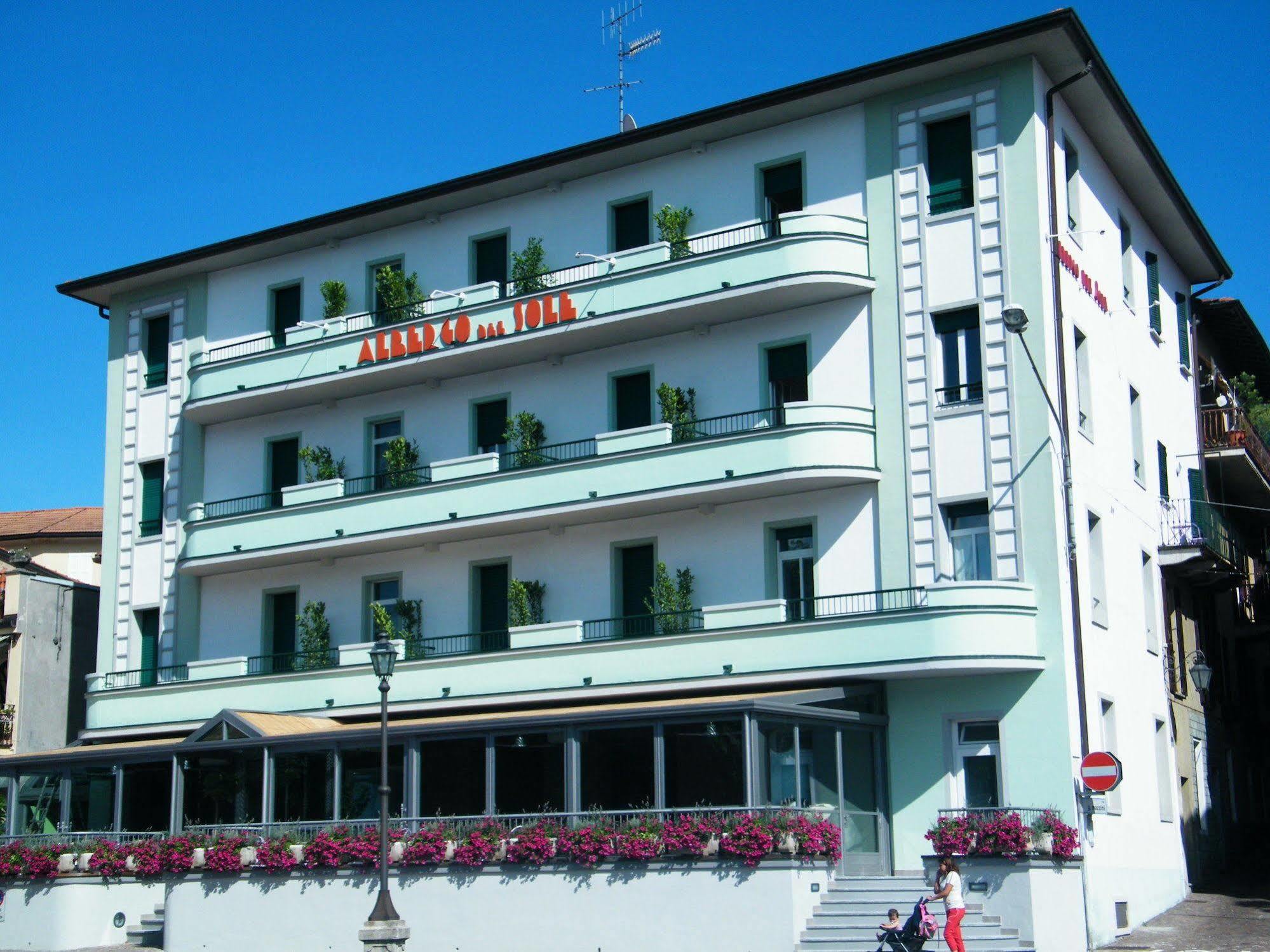 Albergo Del Sole Porto Valtravaglia Kültér fotó