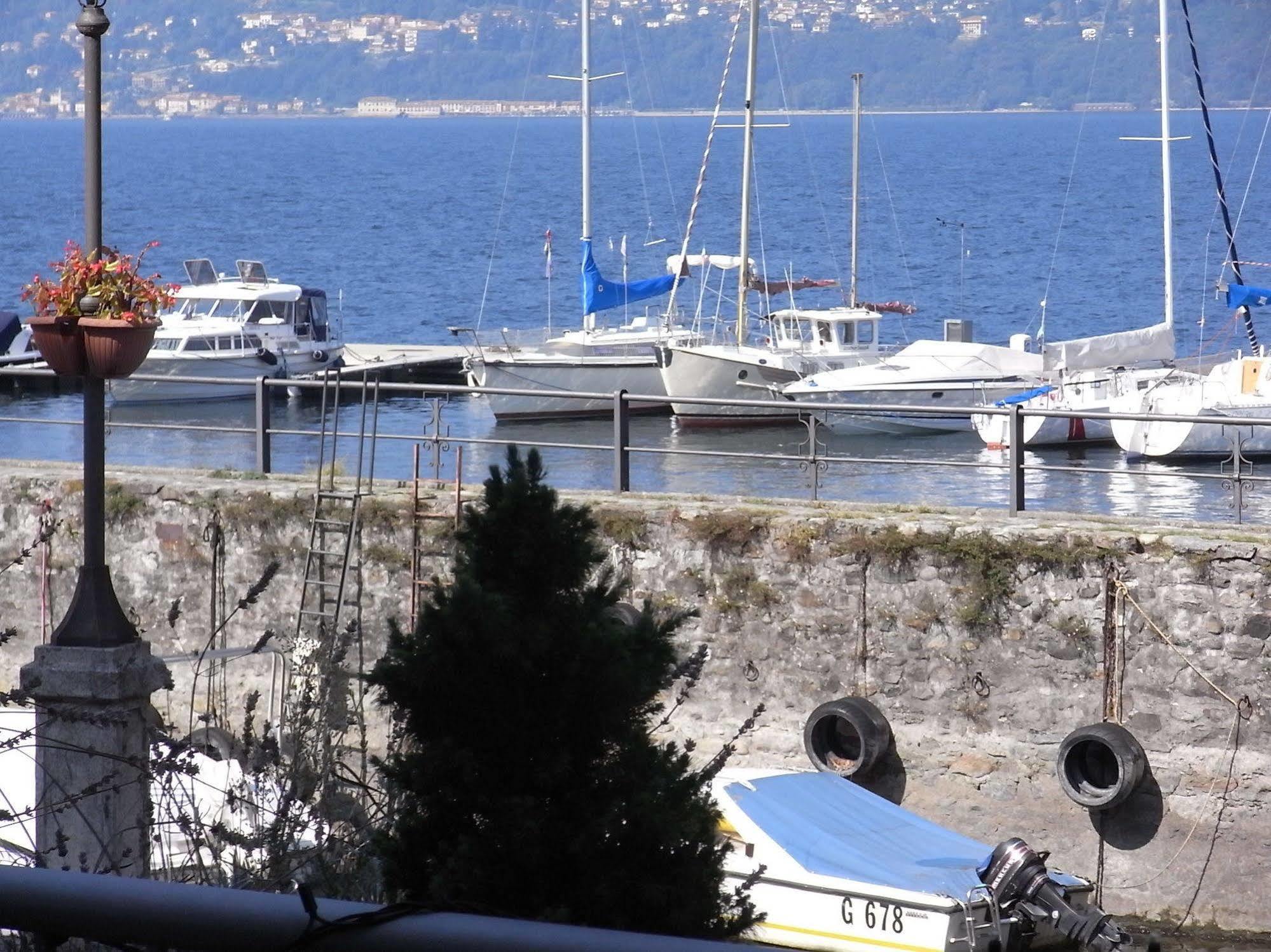 Albergo Del Sole Porto Valtravaglia Kültér fotó