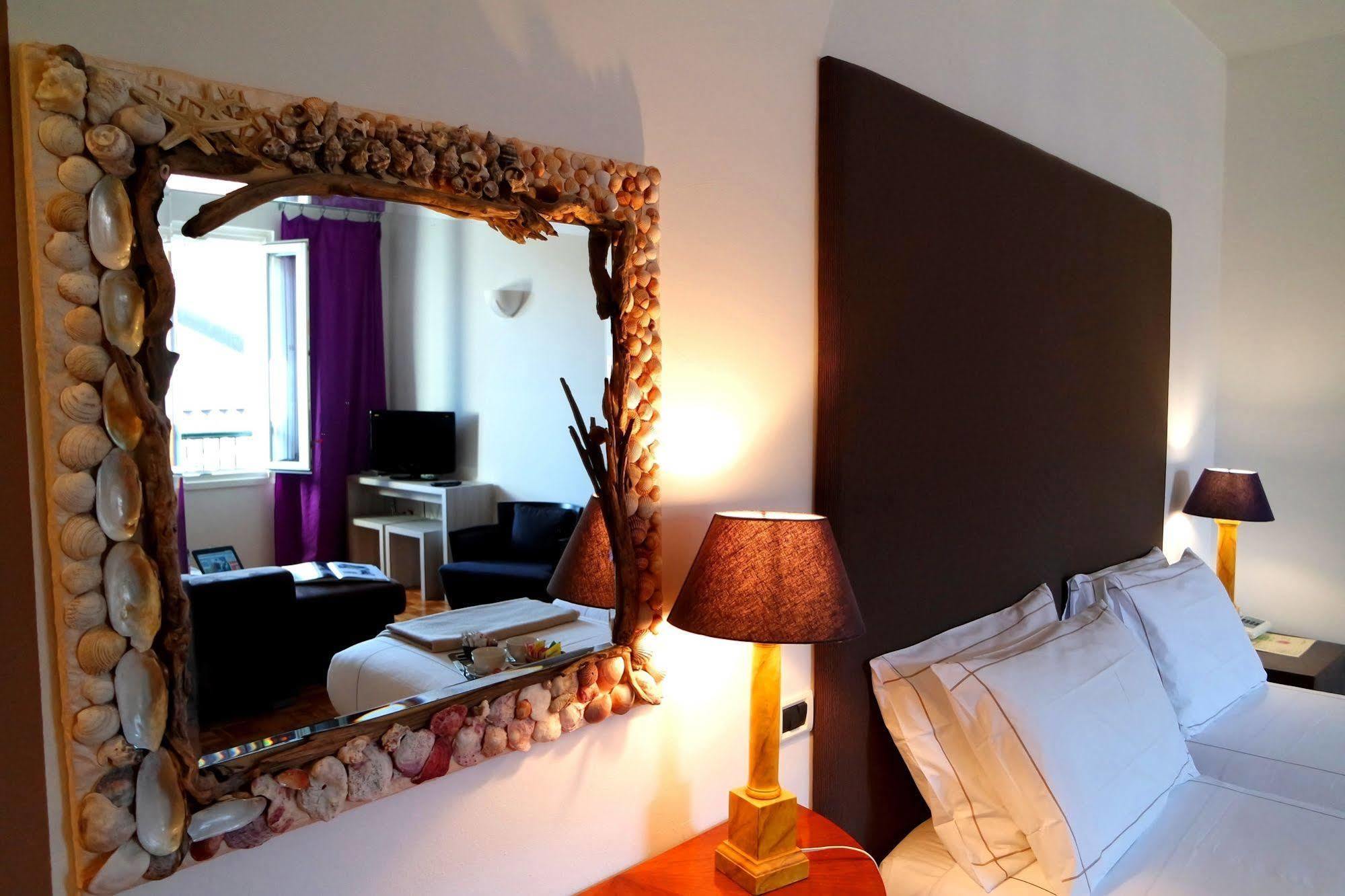 Albergo Del Sole Porto Valtravaglia Kültér fotó